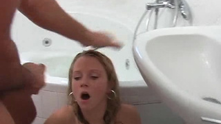 Русский секс в ванной с пенкой