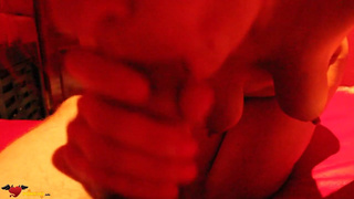 45 летняя сексвайф делает отсос другу благоверного в сауне пока он парится
