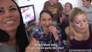 Чешские студенты организовали безумную свингерскую вечеринку