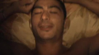 Пара сняла ночной секс на камеру