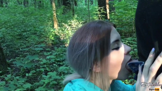 Частное видео на природе с сосущей девкой